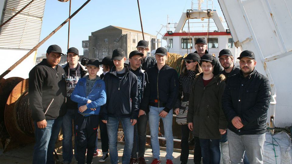 Les élèves de seconde CGEM pêche en visite au port de pêche de Lorient