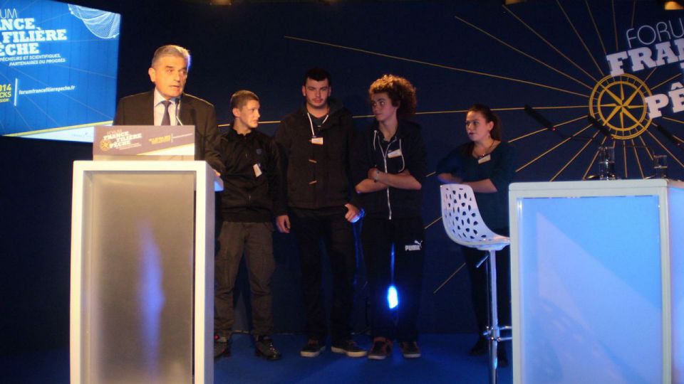 La classe de 1ère CGEM option pêche au forum France Filière Pêche à Paris