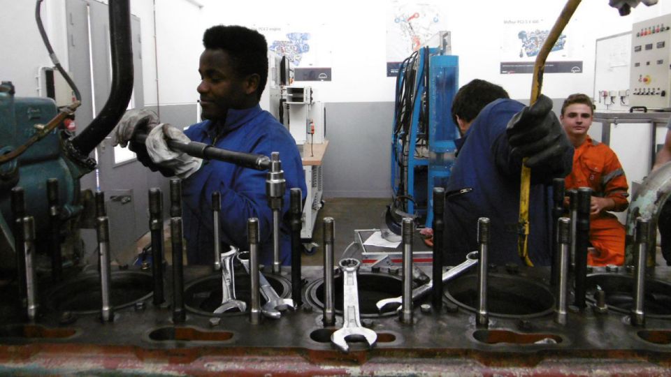 Remise en route du moteur tournant du lycée